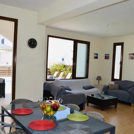 Villa Rainbow 3 *